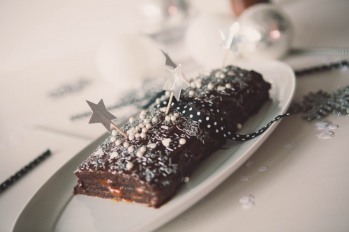 Buche chocolat et caramel beurre salé, buche au caramel, buche de Noël, flamant rose le blog 1.jpg